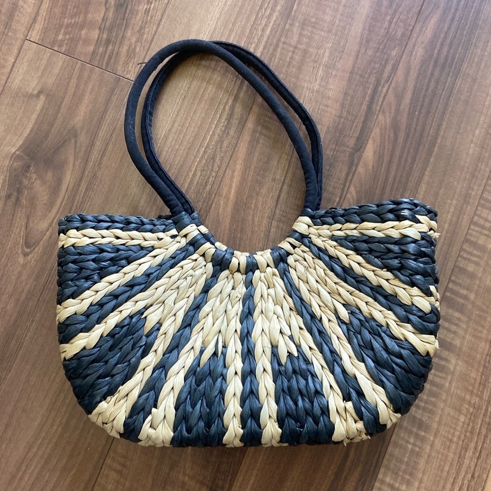 Summery Woven Shoulder bag